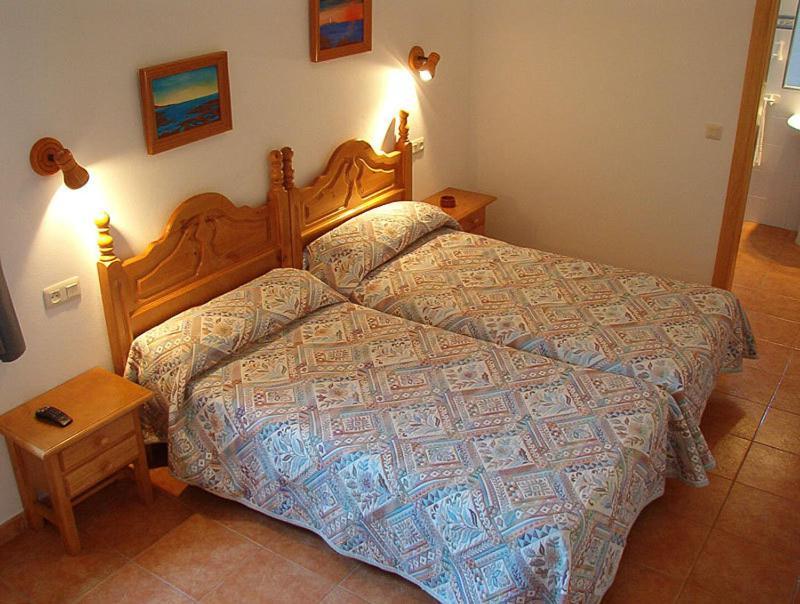 Hostal Las Acacias Los Canos De Meca Kamer foto