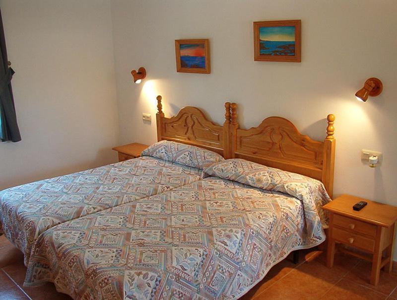 Hostal Las Acacias Los Canos De Meca Kamer foto