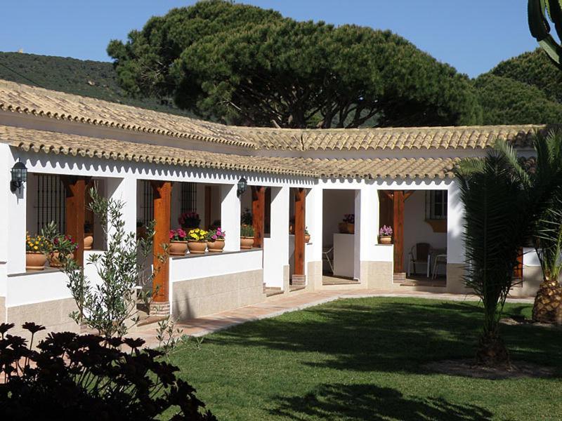 Hostal Las Acacias Los Canos De Meca Buitenkant foto