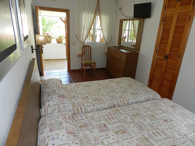 Hostal Las Acacias Los Canos De Meca Buitenkant foto