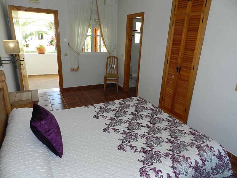 Hostal Las Acacias Los Canos De Meca Buitenkant foto