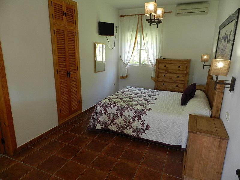Hostal Las Acacias Los Canos De Meca Buitenkant foto