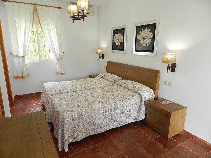 Hostal Las Acacias Los Canos De Meca Kamer foto